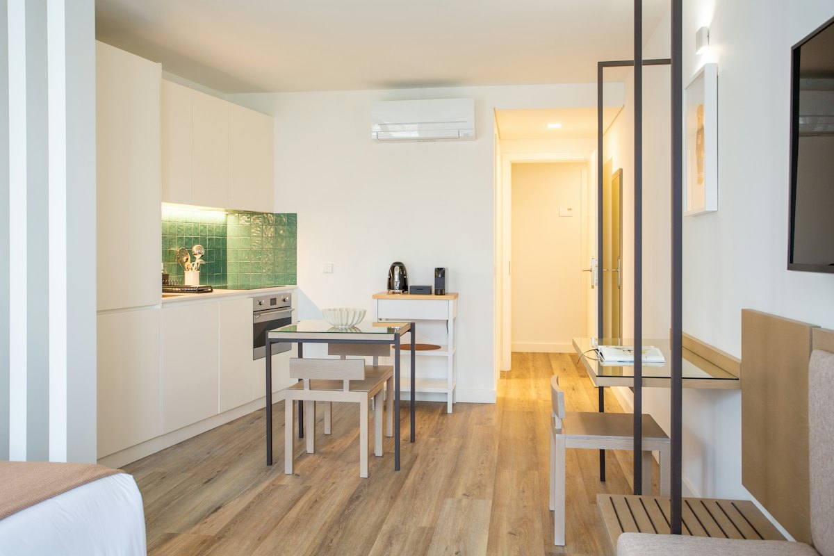 Bán chung cư mini 7 tầng 60m² đường Mỹ Đình, dòng tiền ~75 triệu/tháng